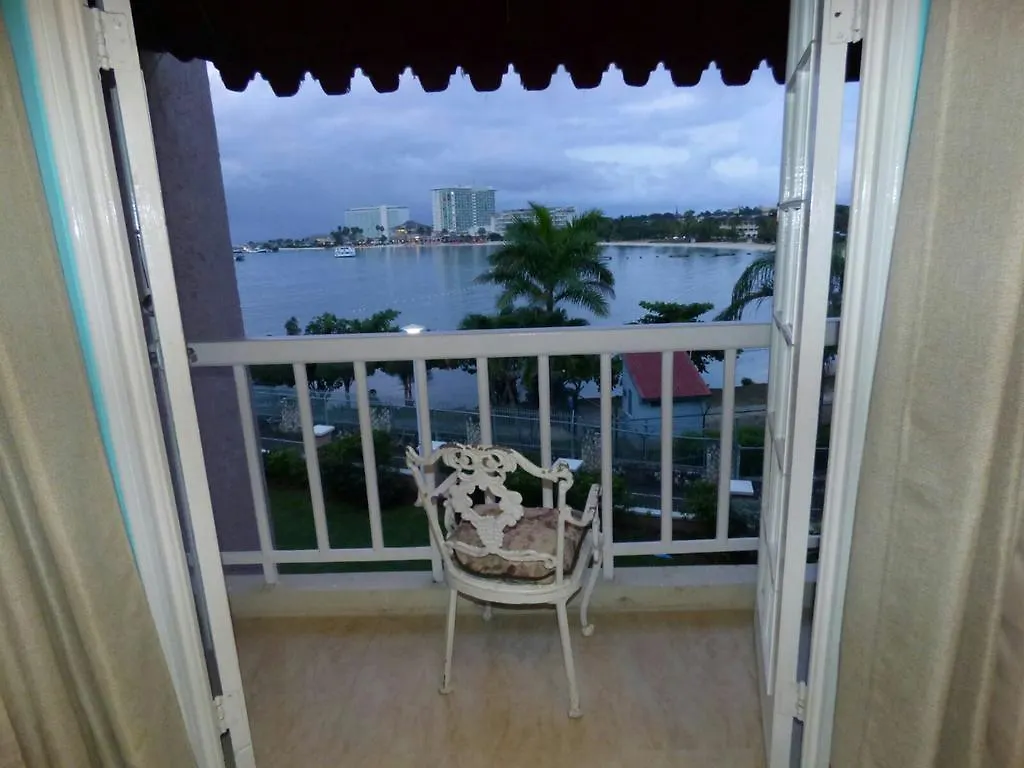 Fisherman'S Point Beach-Front Condomania Ocho Rios Aparthotel