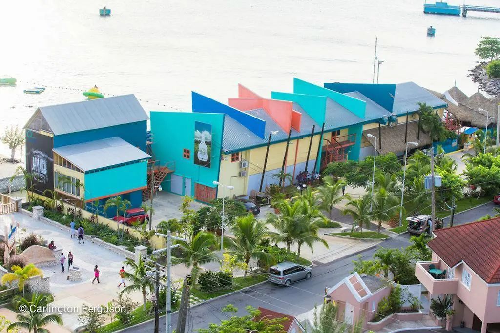 Fisherman'S Point Beach-Front Condomania Ocho Rios 3*,