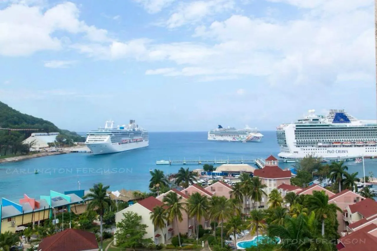 Fisherman'S Point Beach-Front Condomania Ocho Rios