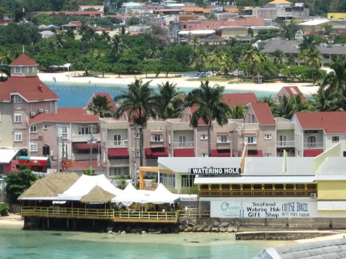 Fisherman'S Point Beach-Front Condomania Ocho Rios Jamajka